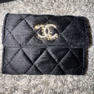 GWP Black Quilted Wallet with Silver Logo